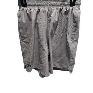 Under Armour‎ Gray Men’s Shorts size small